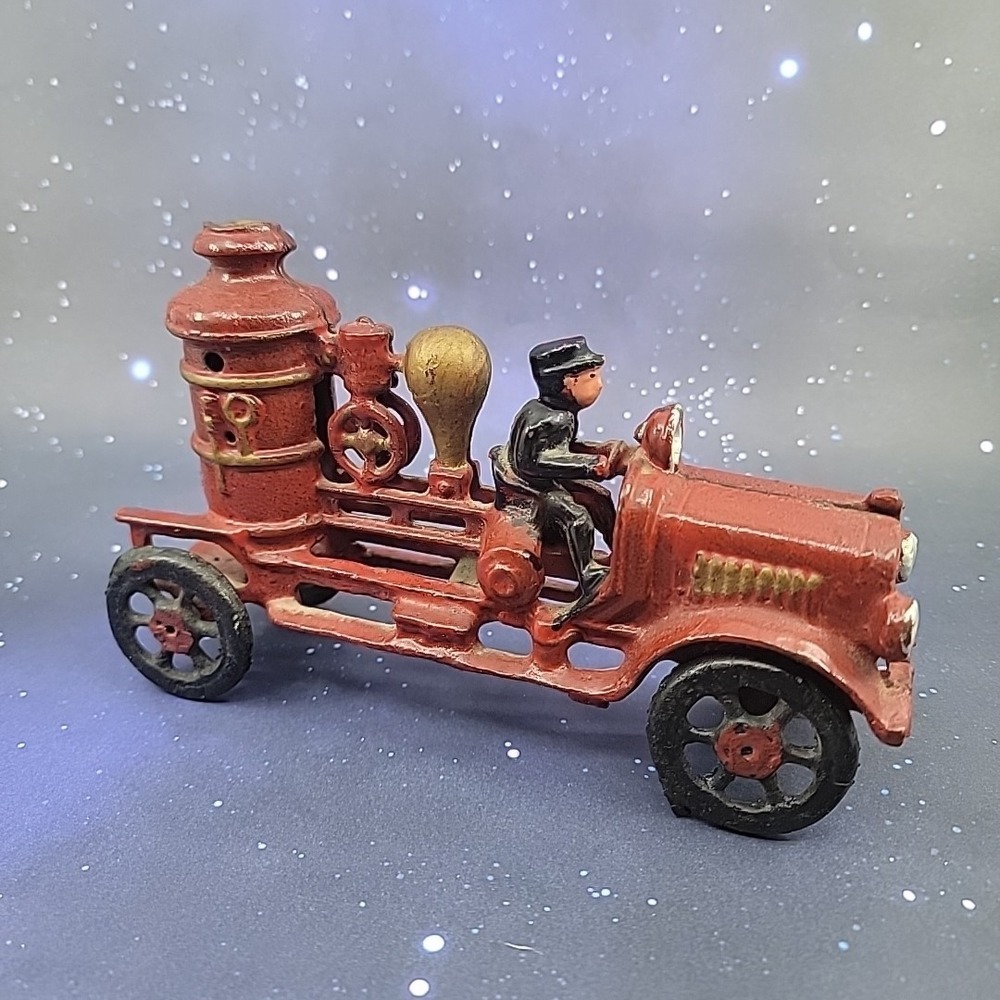 Vintage Cast Iron Red Fire Engine Pumper Toy Truck 7" x 5" x 2.25"